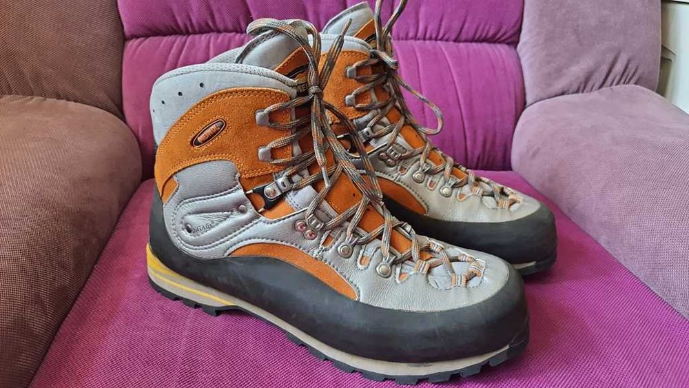 Ghete trekking MEINDL Digafix marimea 46 1/2 stare impecabila