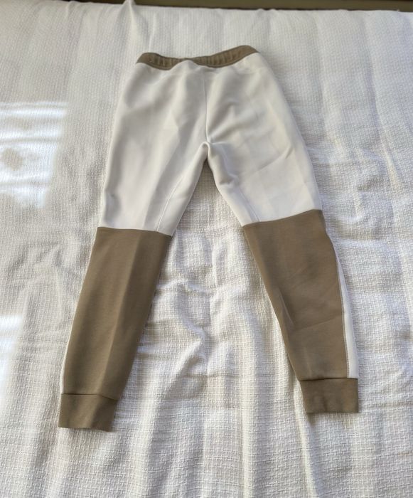 Pantaloni Nike Tech