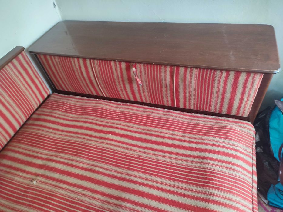 Pat stil studiou cu lada, stare buna, 1,90x1,20 cm