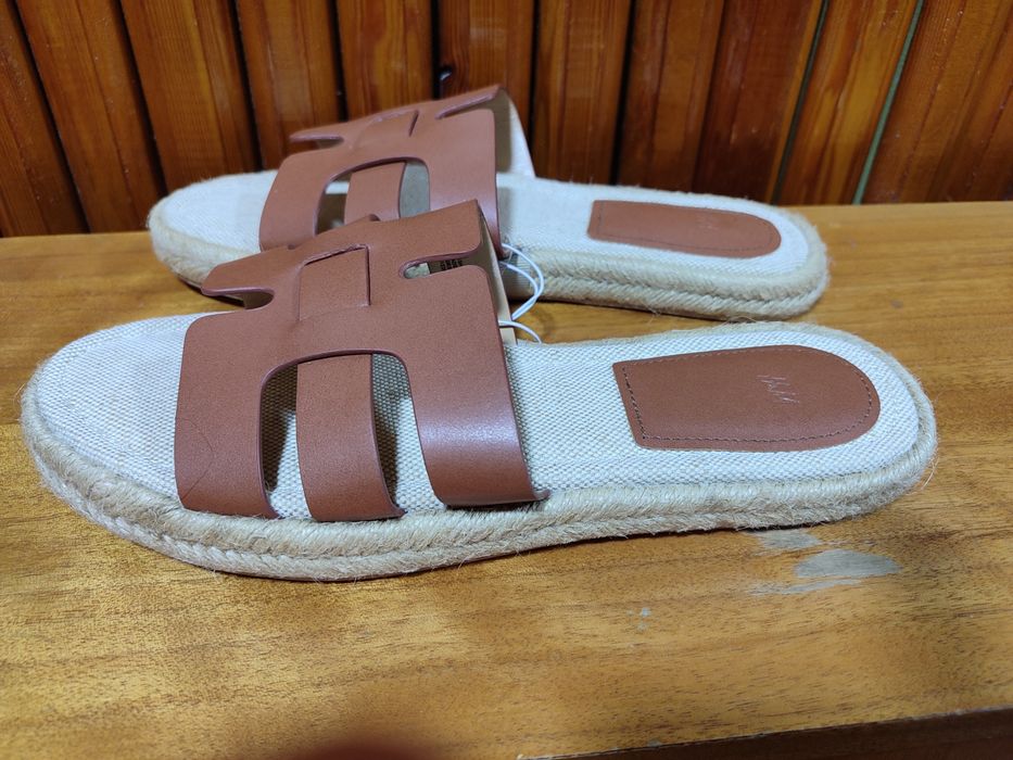 Женские шлепанцы