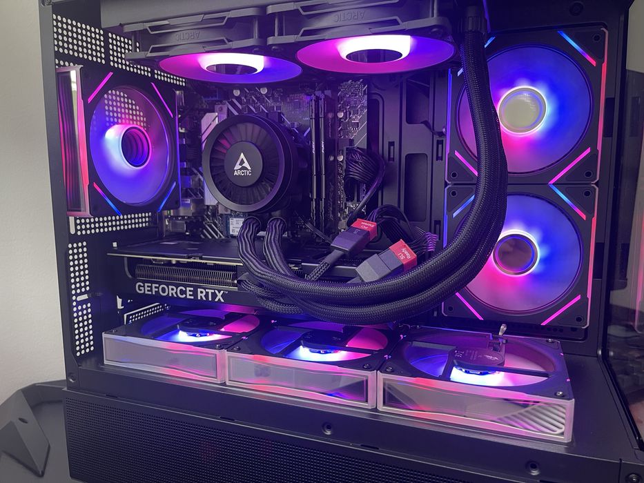 Gaming PC I5 12600k RTX 4070 Super 32GB RAM/4 TB stocare