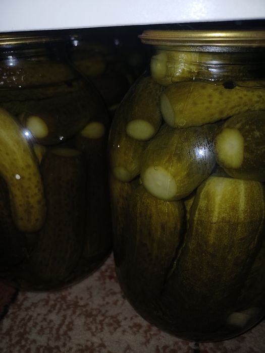 Маринованные огурцы и помидоры