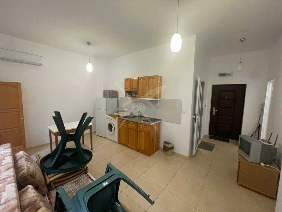 Продава се Тристаен апартамент в Поморие - 116 кв.м за 1457 €/кв.м - Снимка #1