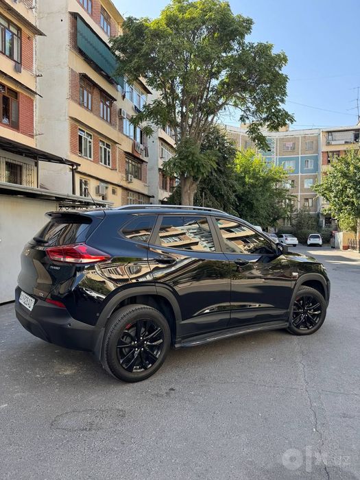 Tracker 2023 Qora Ltz sprochna sotiladi