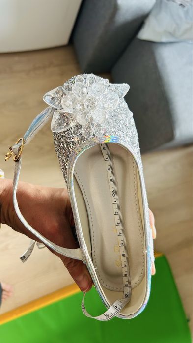 Продам Туфельки принцессы