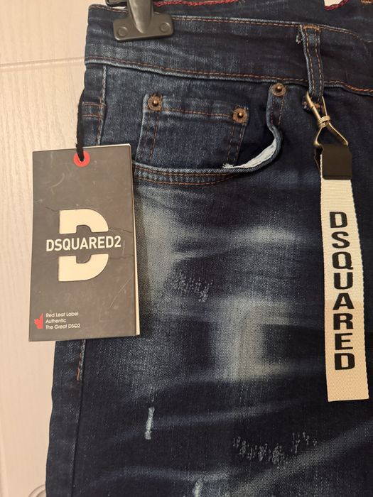 Blugi scurti Dsquared2 marimea 50