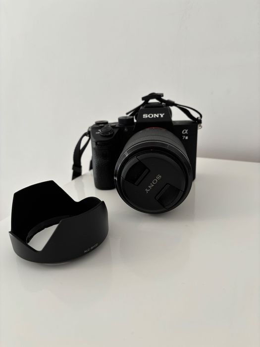 Фотоапарат Mirrorless Sony Alpha A7III, 24.2 MP, Full-Frame + Обектив SEL2870 28-70 мм
