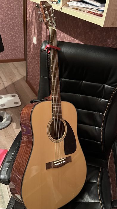 Акустическая гитара