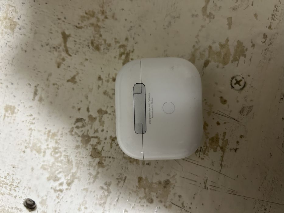 Продам кейс от аирподс