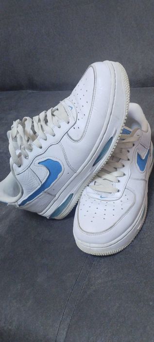 маратонки Nike...