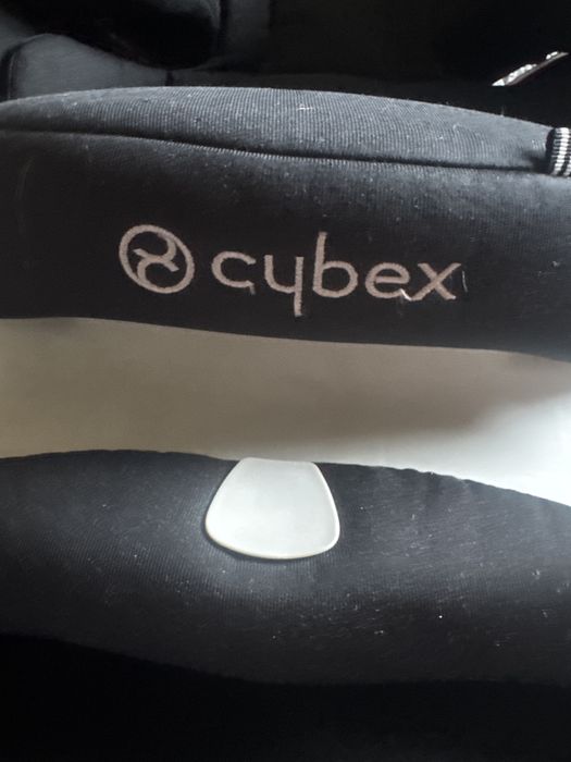 Продам детское автомобильное кресло CYBEX SOLUTION Q 2-Fix