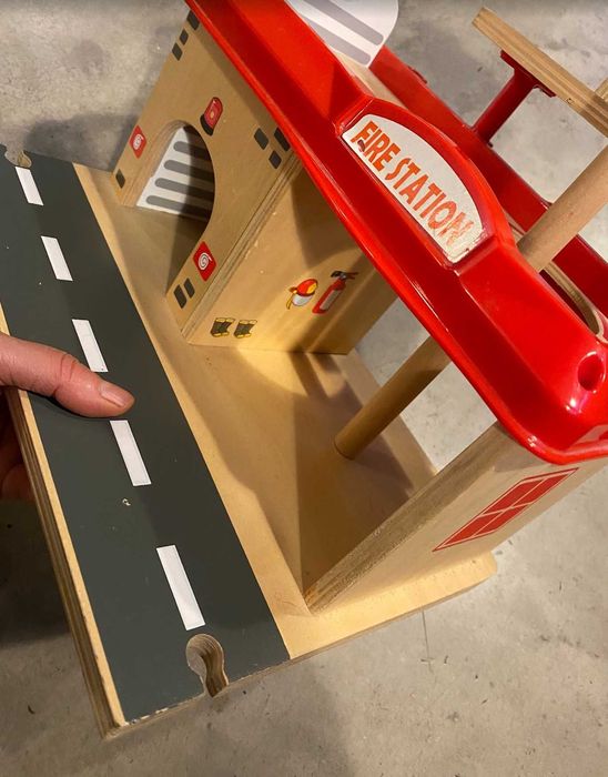 statie pompieri din lemn