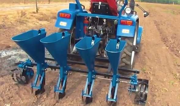Semanatoare ceapa arpagic usturoi 4 randuri pentru tractor.