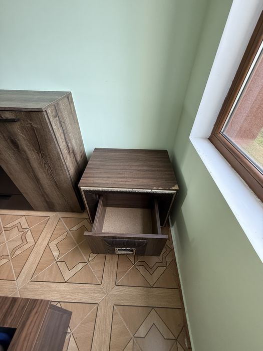 Запазена спалня 160x200 с матрак, скрин и шкафче подарък