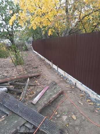 Construim garduri și porți stil jaluzea, șipcă metalică, tablă cutată