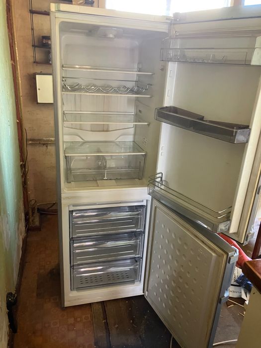 Хладилник ВЕКО CS232020S