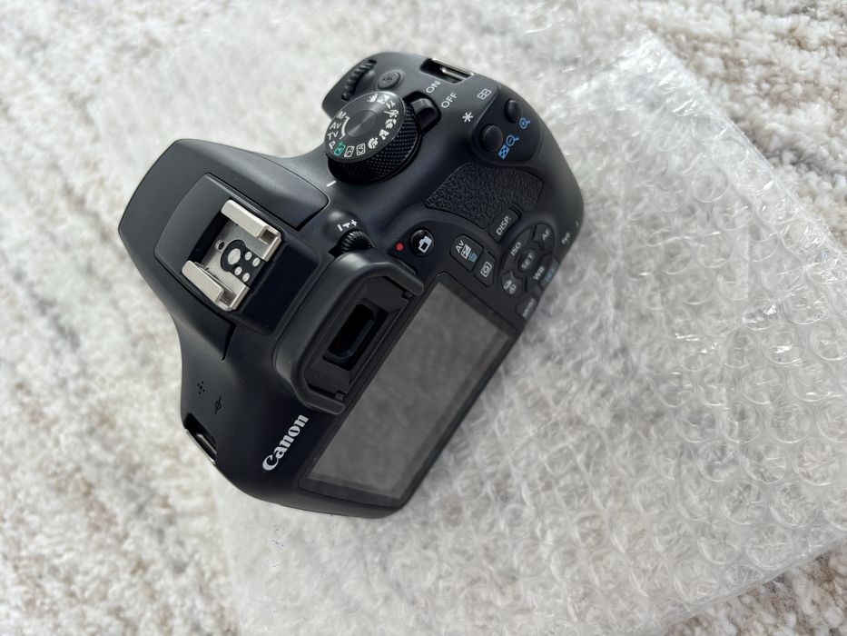 Фотоапарат Canon EOS 1300D