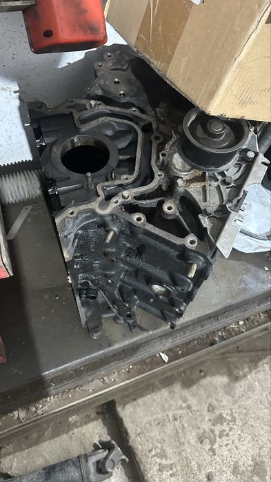 Продам Блок Коленвал Audi a6 c4 2.8