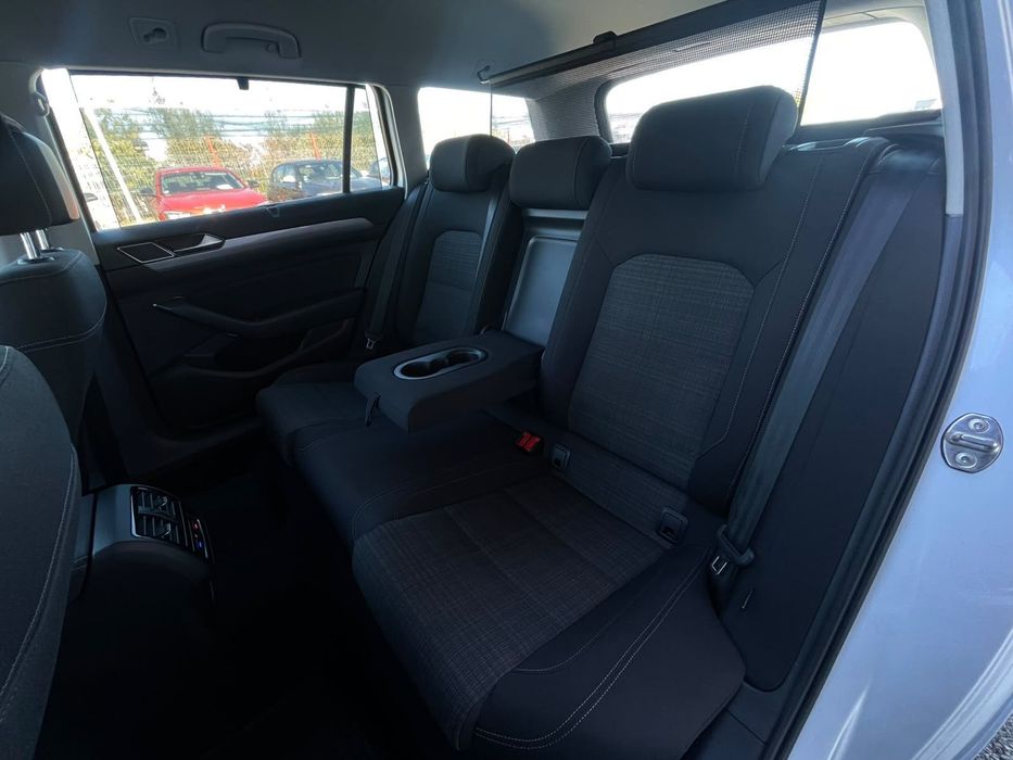 Volkswagen Passat B8 Variant 2020 2.0 TDI 150CP, EURO 6, Distronic, Lane-Assist, Faruri LED, Masaj, CarPlay,  Camera Parcare, Import Germania