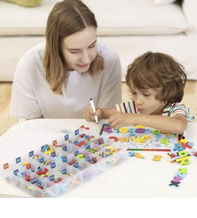 Set piese alfabet magnetice, 1 tabla magnetica vu doua fete si cutie d