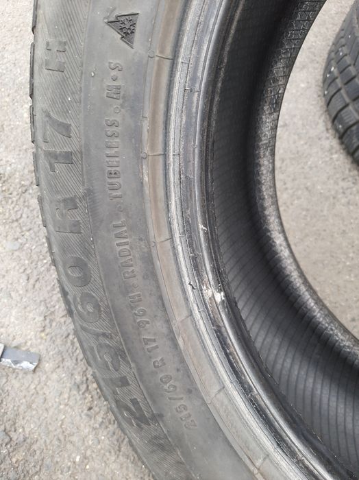 Vând anvelope iarnă Barum Polaris 215/60/17