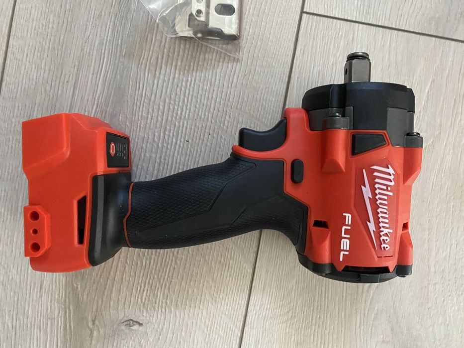 Pistol impact Milwuakee M18 nou sigilat in cutie