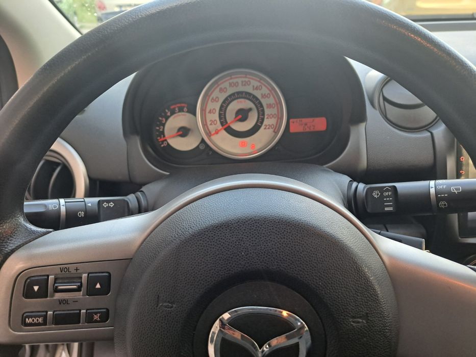 Мазда 2 / Mazda 2
