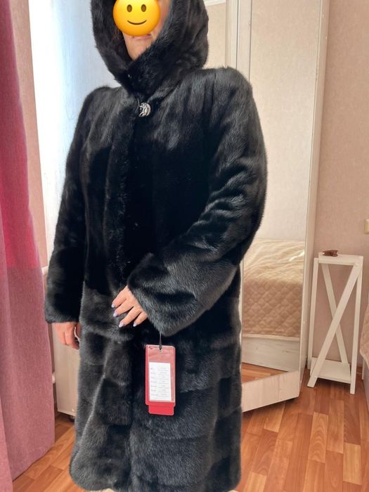 Новая норковая шуба, черная, размер 50–52