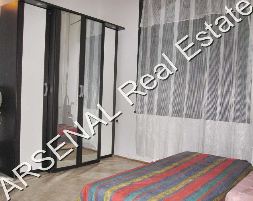 Продава се Двустаен апартамент в София, Център - 70 кв.м за 2500 €/кв.м - Снимка #2