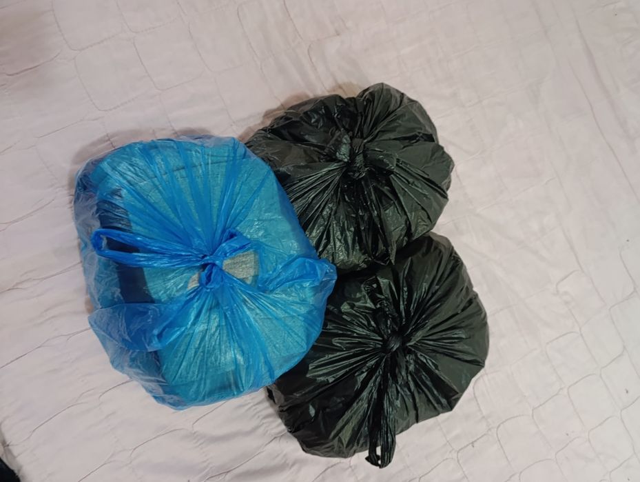 Отдам даром детские вещи