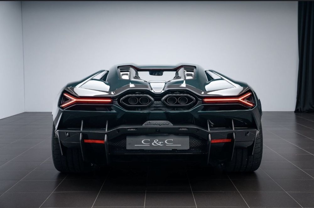 Lamborghini Revuelto 2026