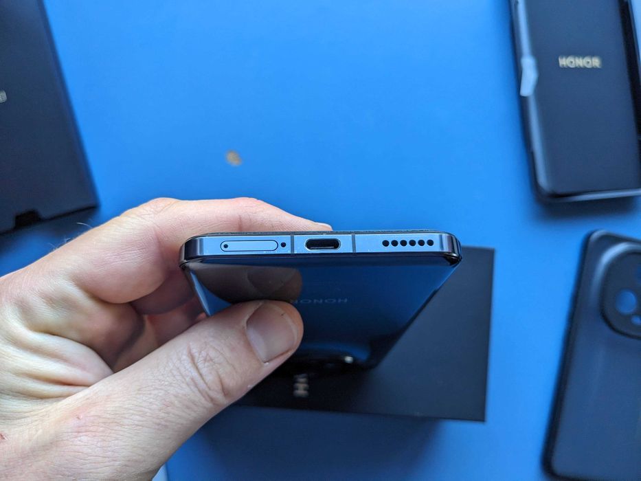 Honor Magic 5 Pro - перфектен