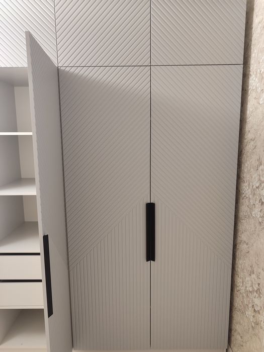 Продам шкаф четырёхдверный