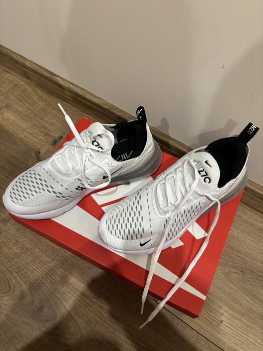 Продавам Nike Air max 270