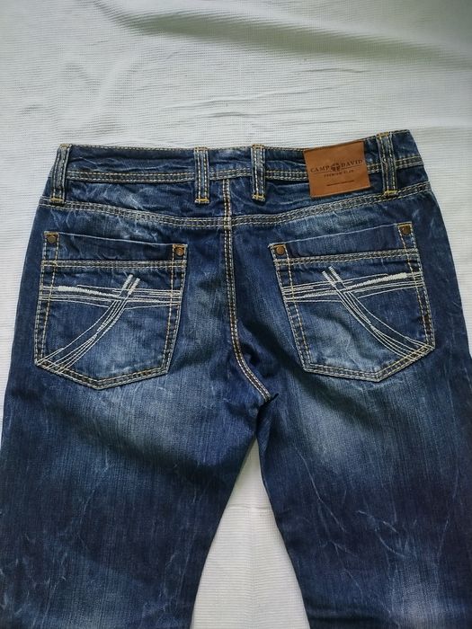 M. Camp David. Blugi