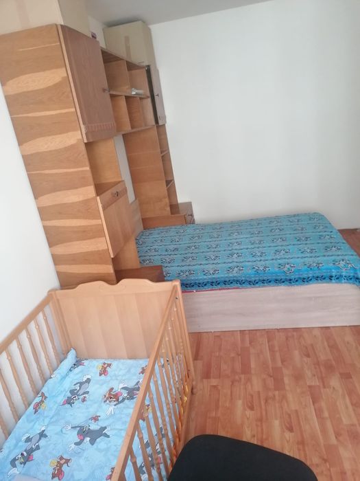 Apartament 3 camere semidecomandat