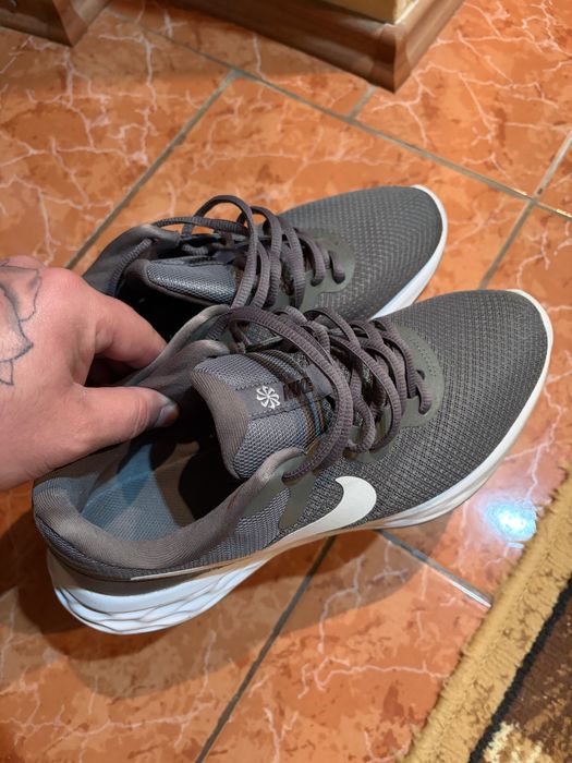 Adidasi nike barbatesti