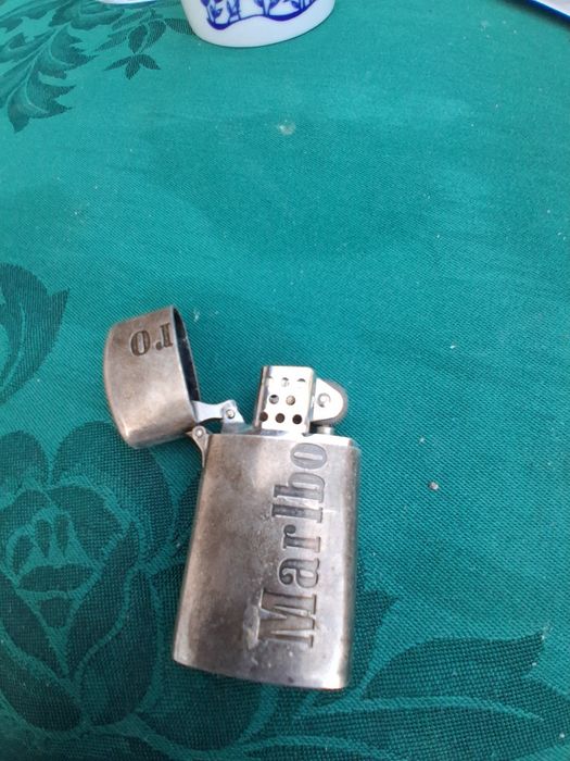 Продавам запалка на мамборо