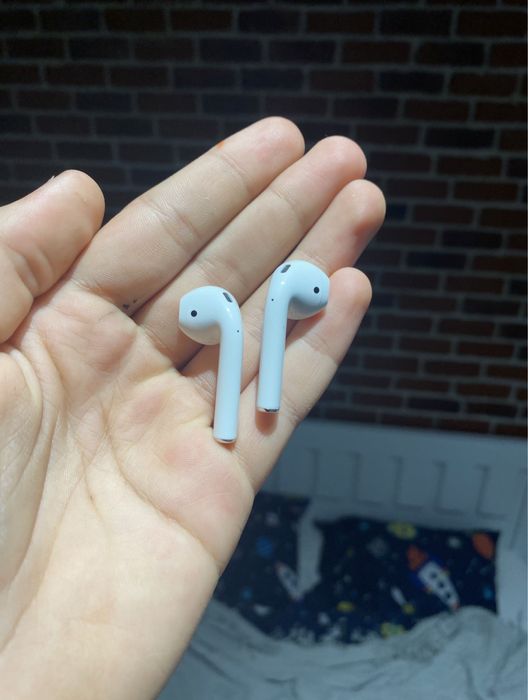 Vând Apple AirPods 2