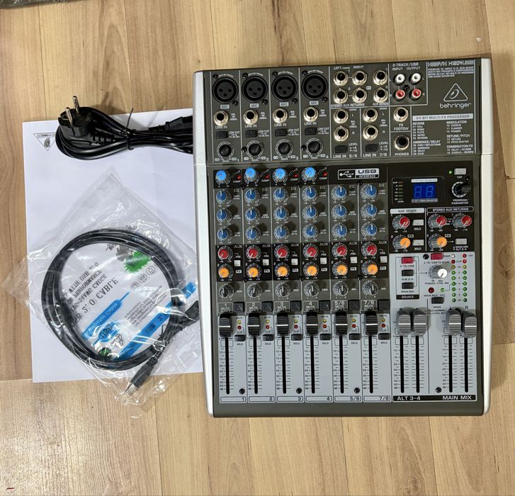 Behringer Xenyx X1204USB микшерный пульт,Музыкальная аппаратура