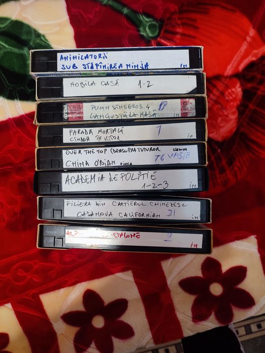 vând casete 10 Ron bucată