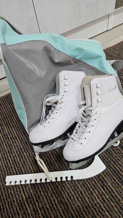 Коньки фигурные белые