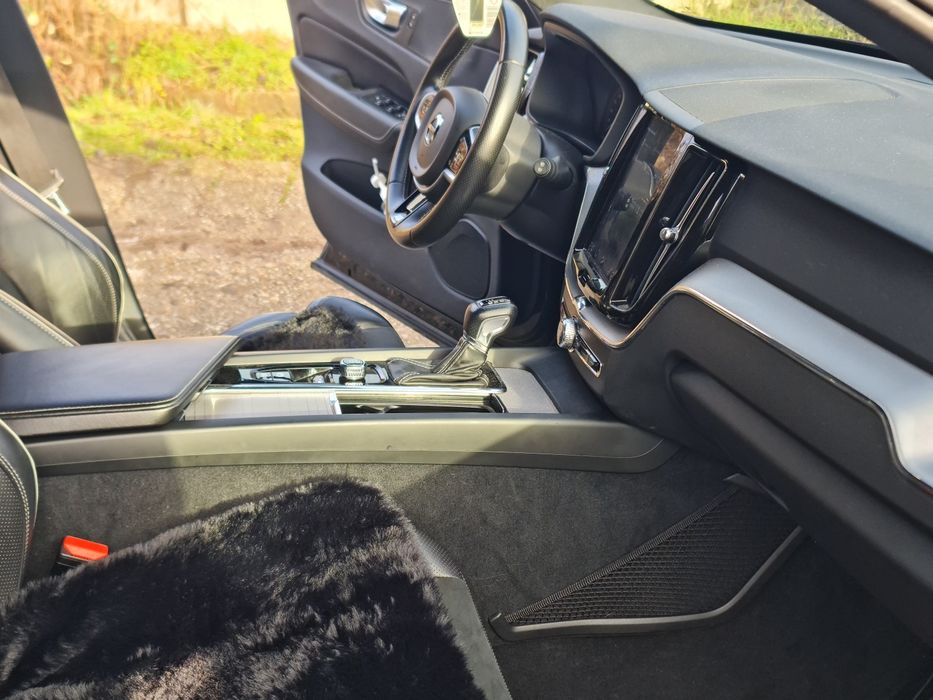 Vând VOLVO XC 60