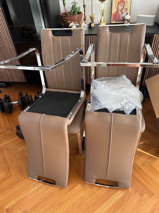 Трапезни столове