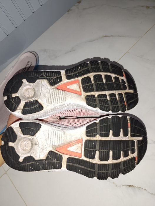 Женские кросовки under armour