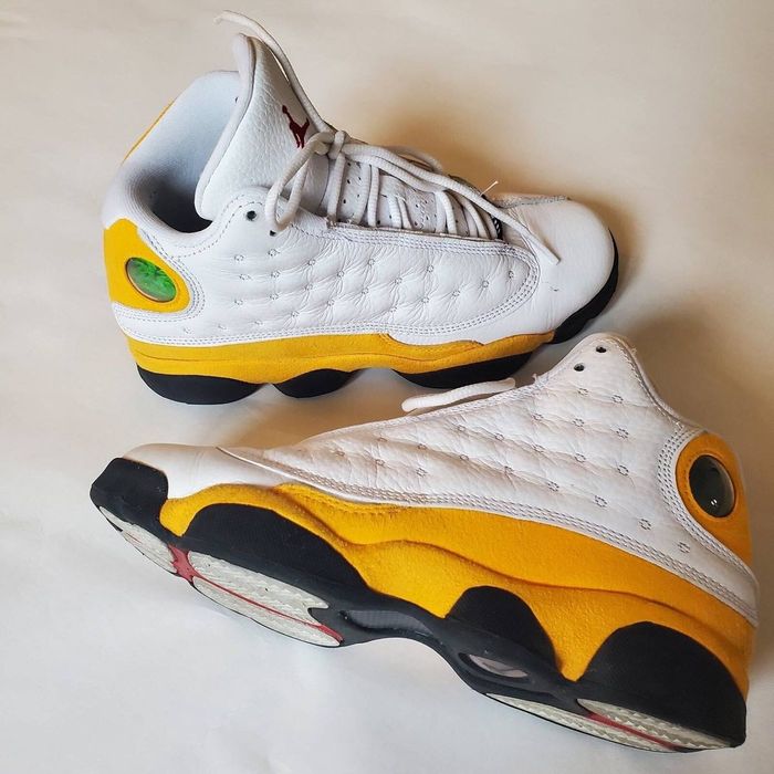 Air Jordan Retro 13 (Yellow & White)