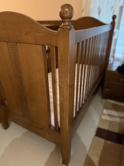 Бебешка кошара от дърво