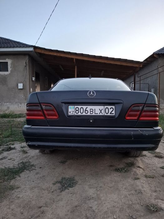 Продам мерседес 210