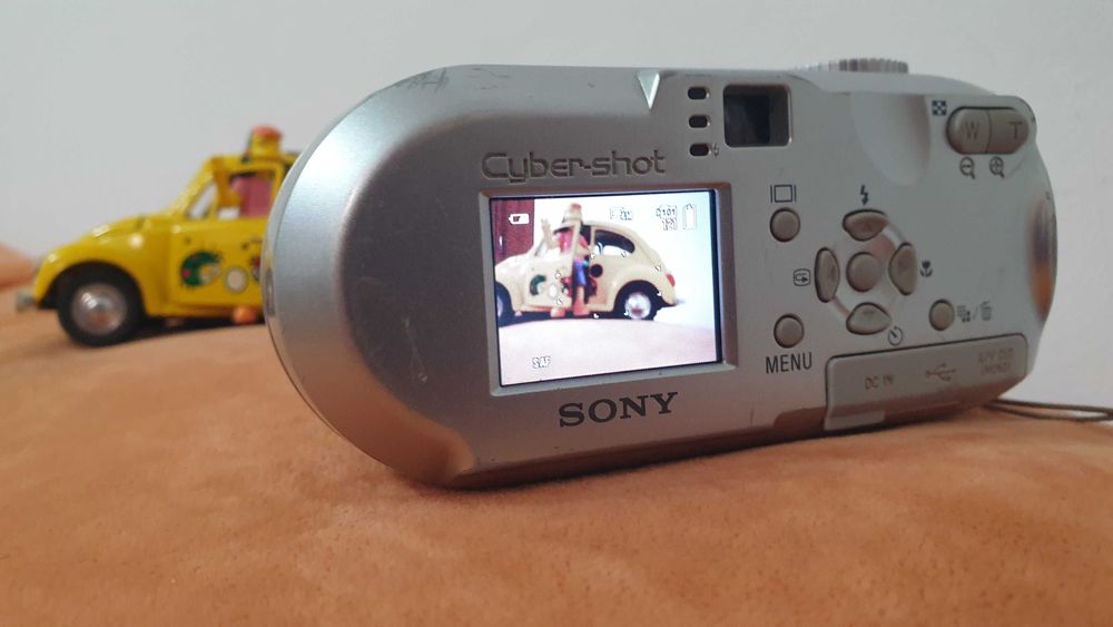 Sony Cyber-shot DSC-P73