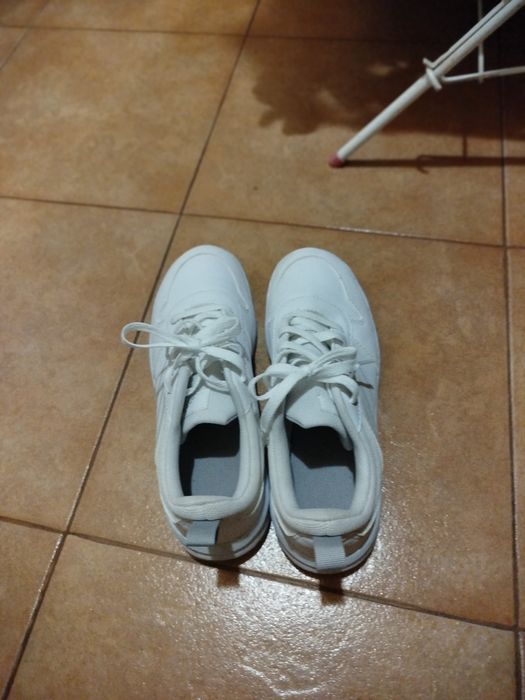 Маратонки Адидас 40